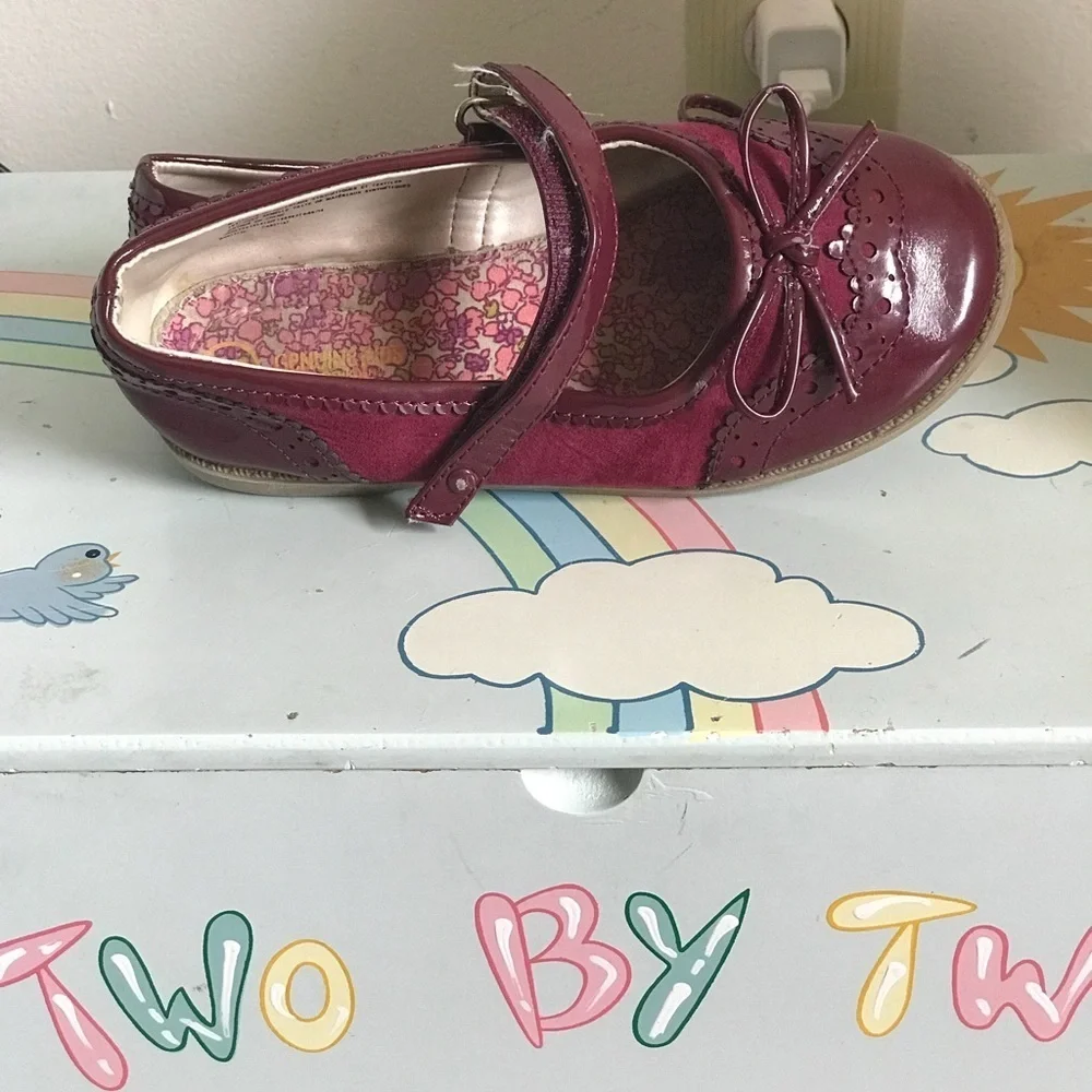 Rare Vintage Oshkosh Genuine Kids Bow Shoes